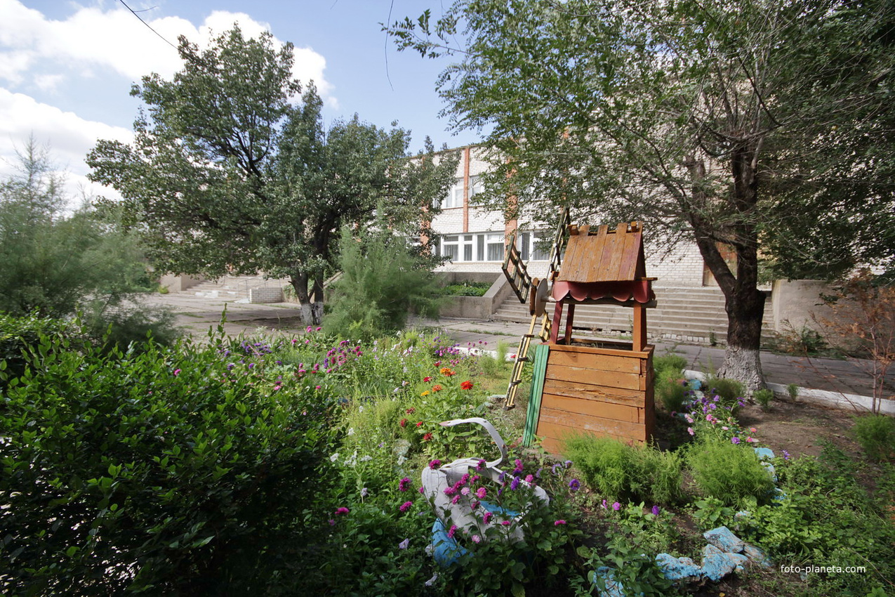 Малая архитектура на территории дворца культуры