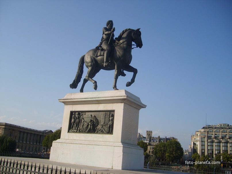Памятник королю Генриху IV
