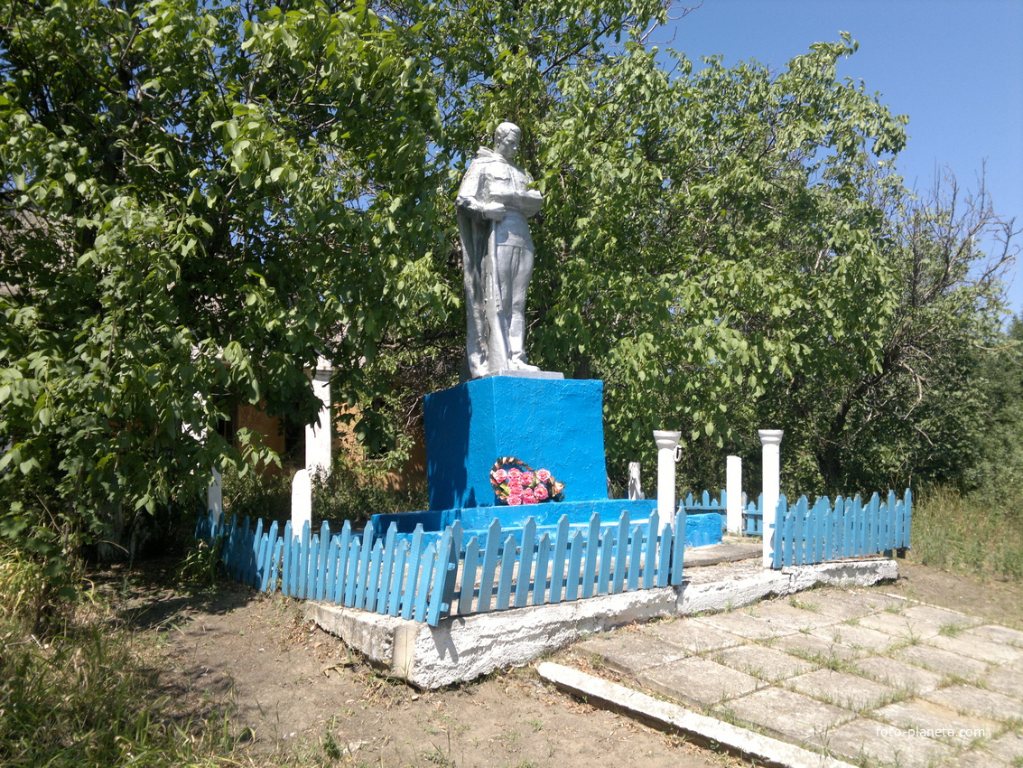 Бранкованово. Памятник односельчанам погибшим в годы ВОВ.