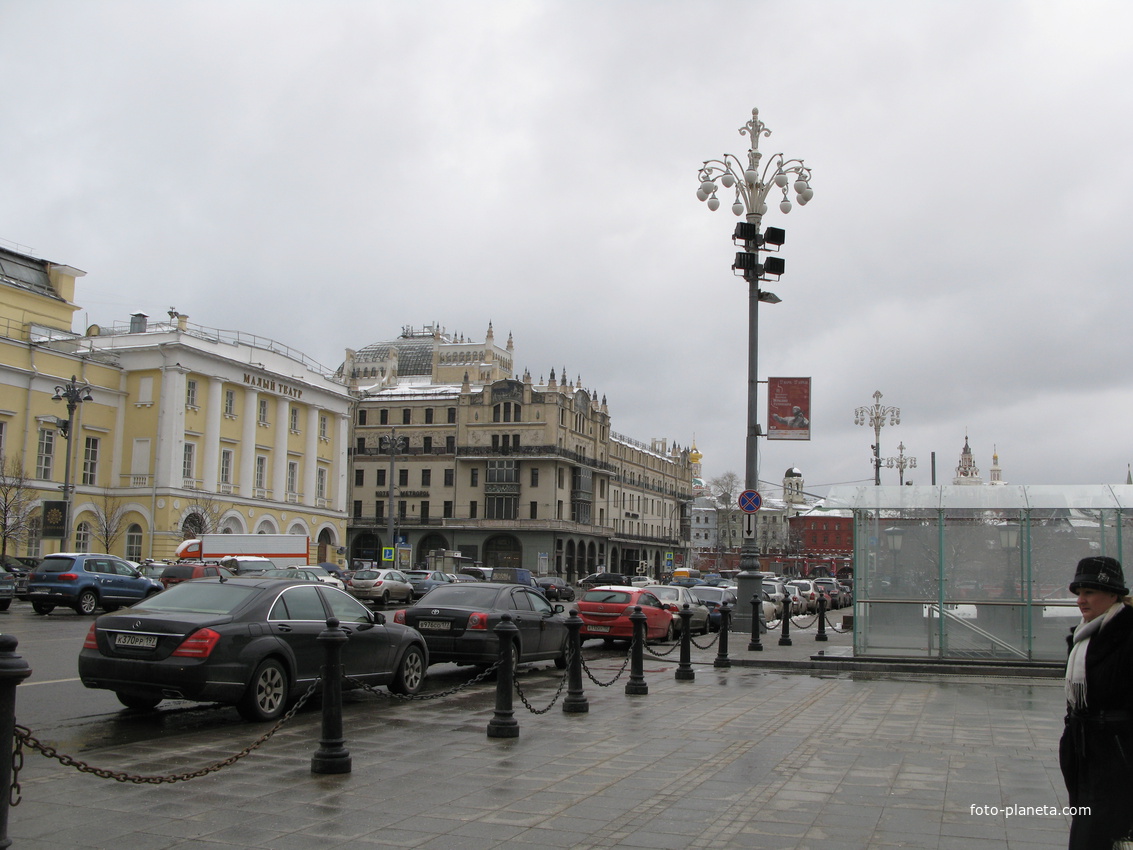 Театральная площадь