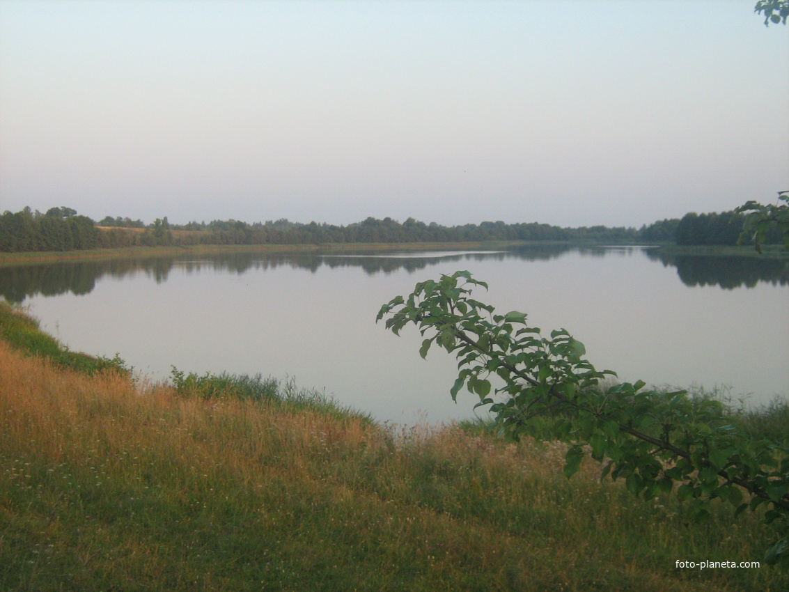 озеро Долгое вблизи д. Глыбочка