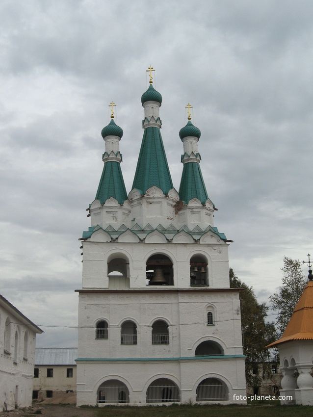 Александра-Свирский мужской монастырь.