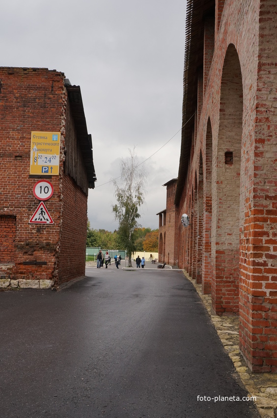 Кремль, Кремлёвская стена