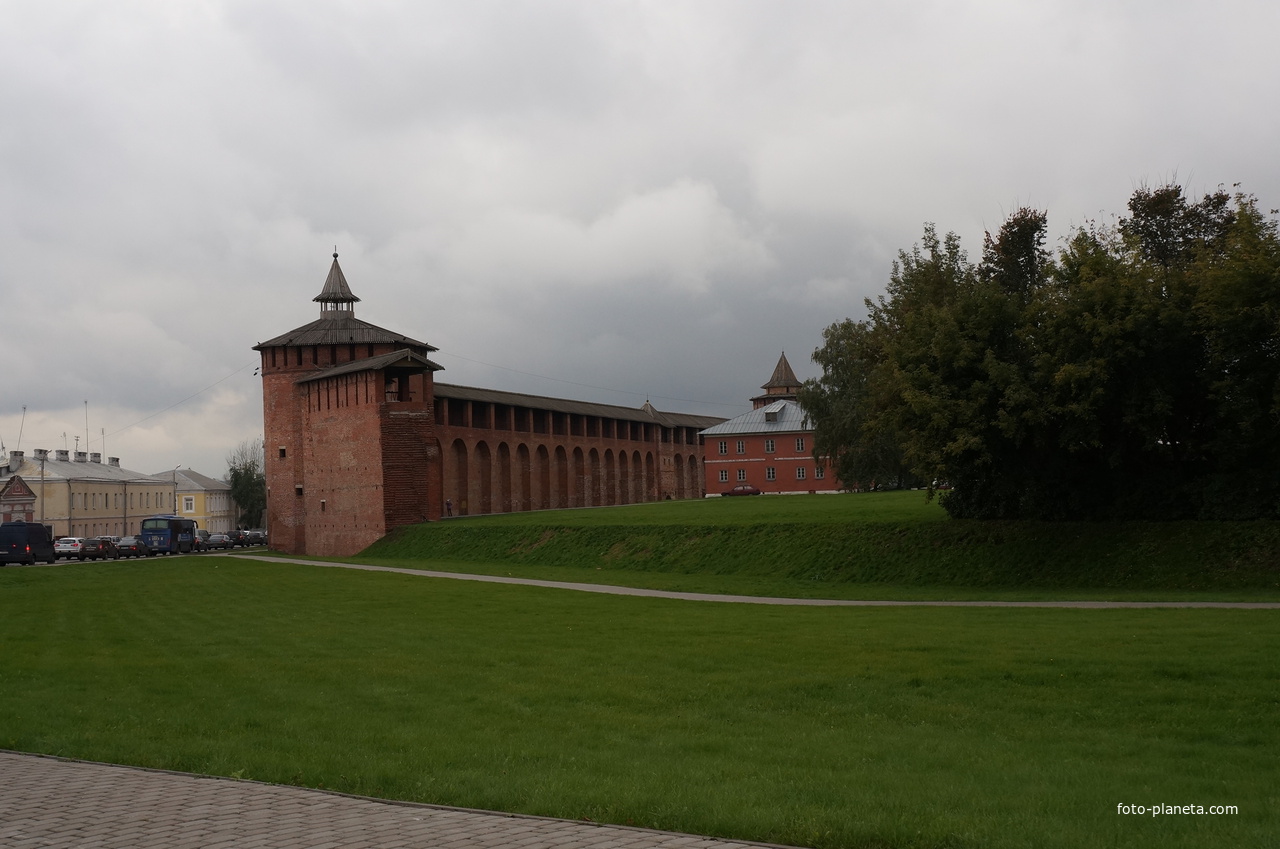 Грановитая башня, стена Кремля