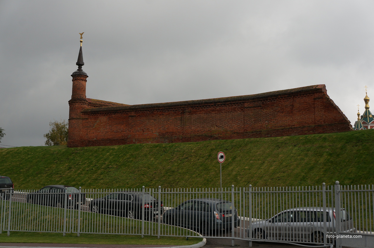 Стена Брусенского монастыря