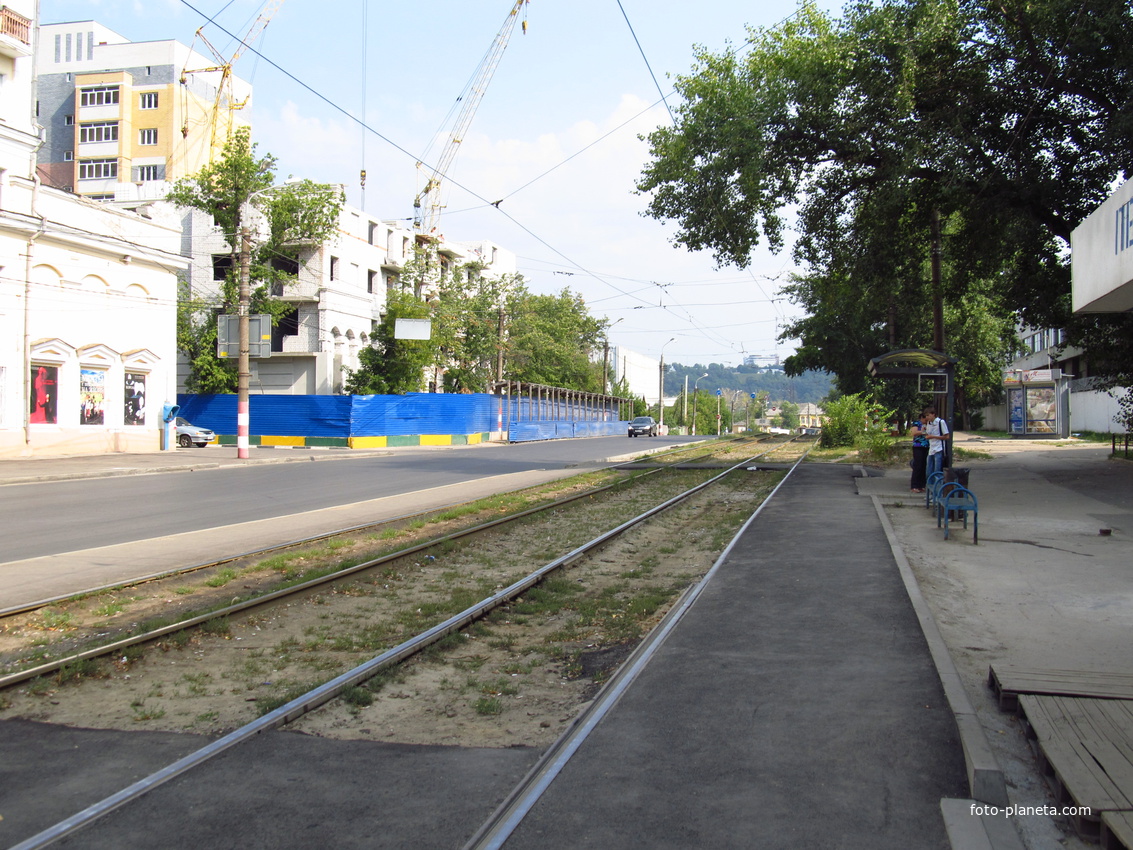 Трамвайные пути на улице Июльских дней