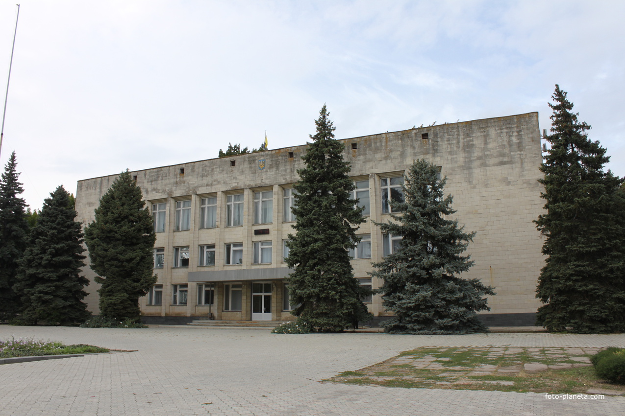 Приморск. Здание районной администрации.