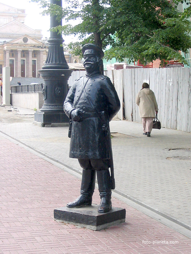 Челябинск, 2006 г. Улица Кирова. Городовой