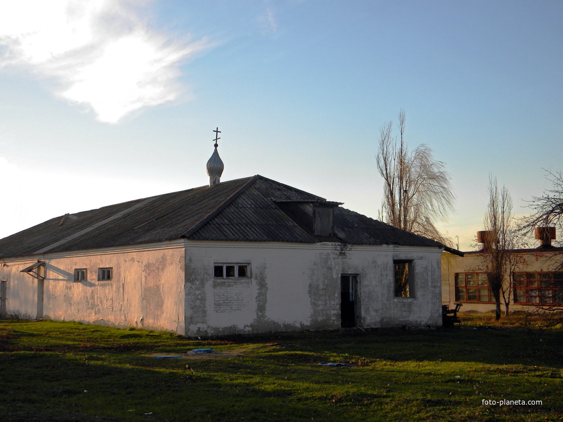 Церковь Димитрия Солунского в селе Хомутцы
