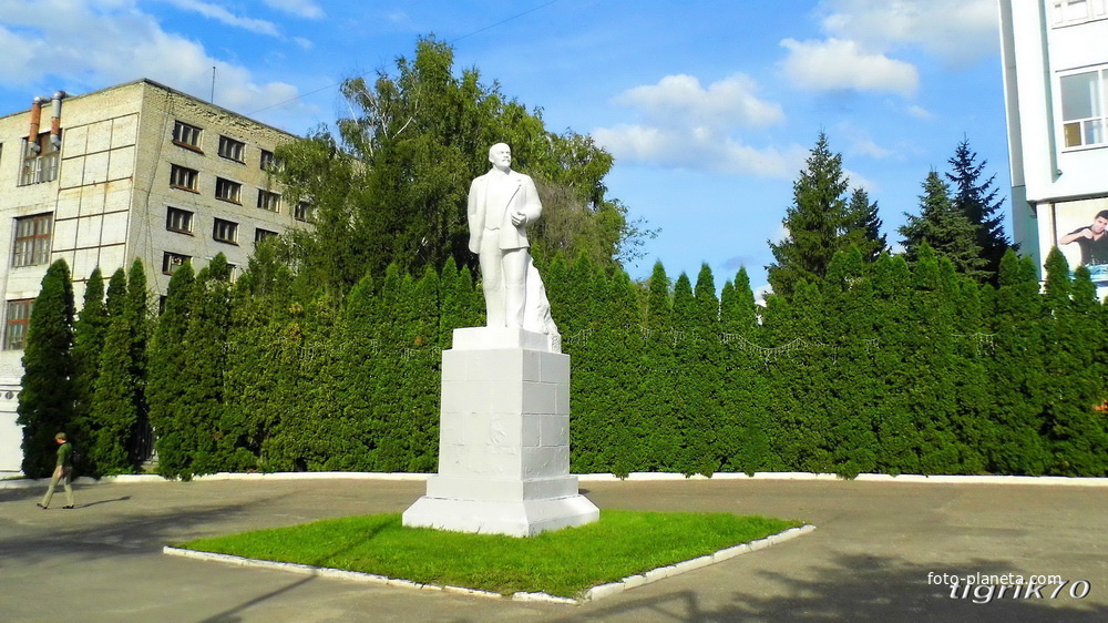 Фото на памятник пенза. Памятник Ленину Пенза. Памятник в.и.Ленину завод «ВЭМ» ул.Гагарина. Улица Гагарина Пенза. Завод ВЭМ Пенза.