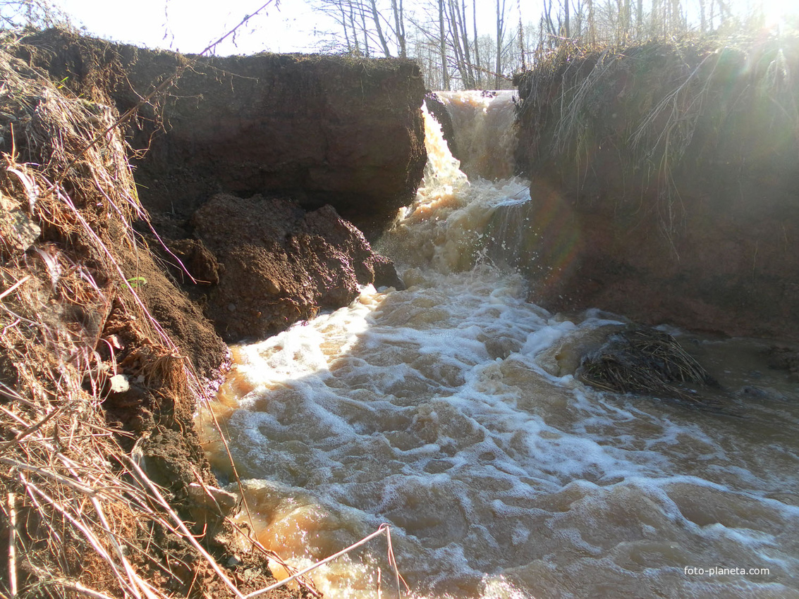Водопад в Протасах