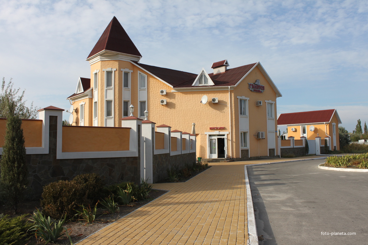 Бердянск. Средняя коса. Ул. Макарова. Отель &quot;Галатея&quot;.