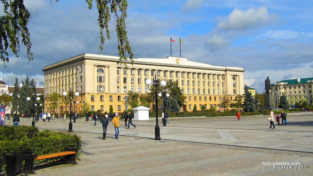 г. Пенза, «Дом Советов» построен по типовому проекту в 1955–58 на бывшей Базарной пл. ныне пл. Ленина.