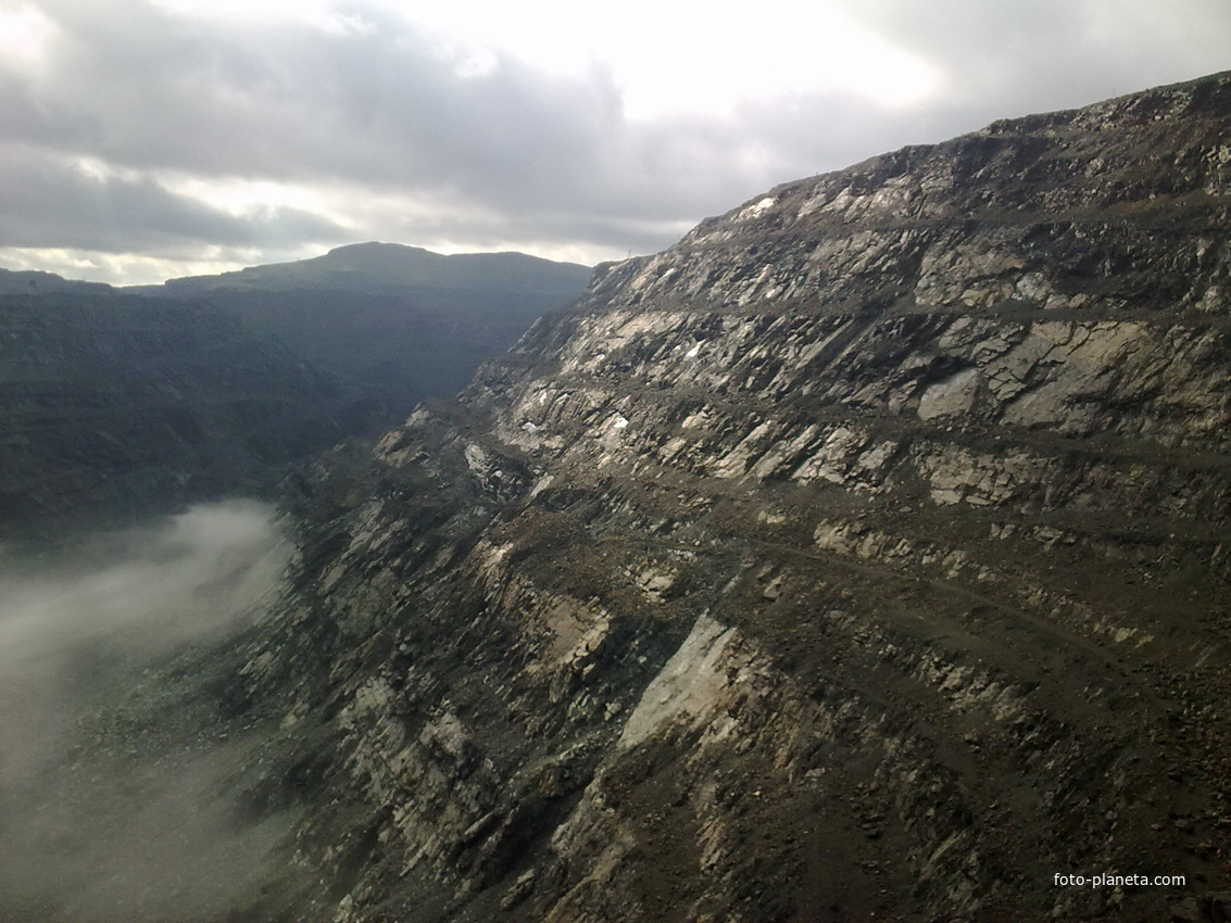 карьер в тумане