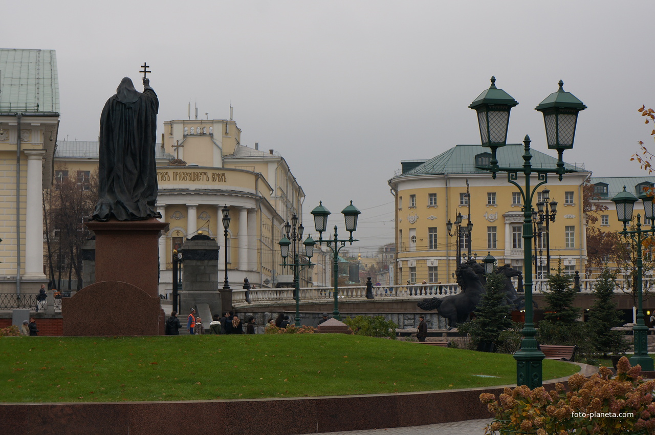 Александровский сад с видом на Большую Никитскую улицу