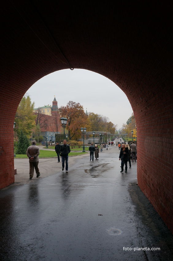 Проход в Арке Троицкого моста