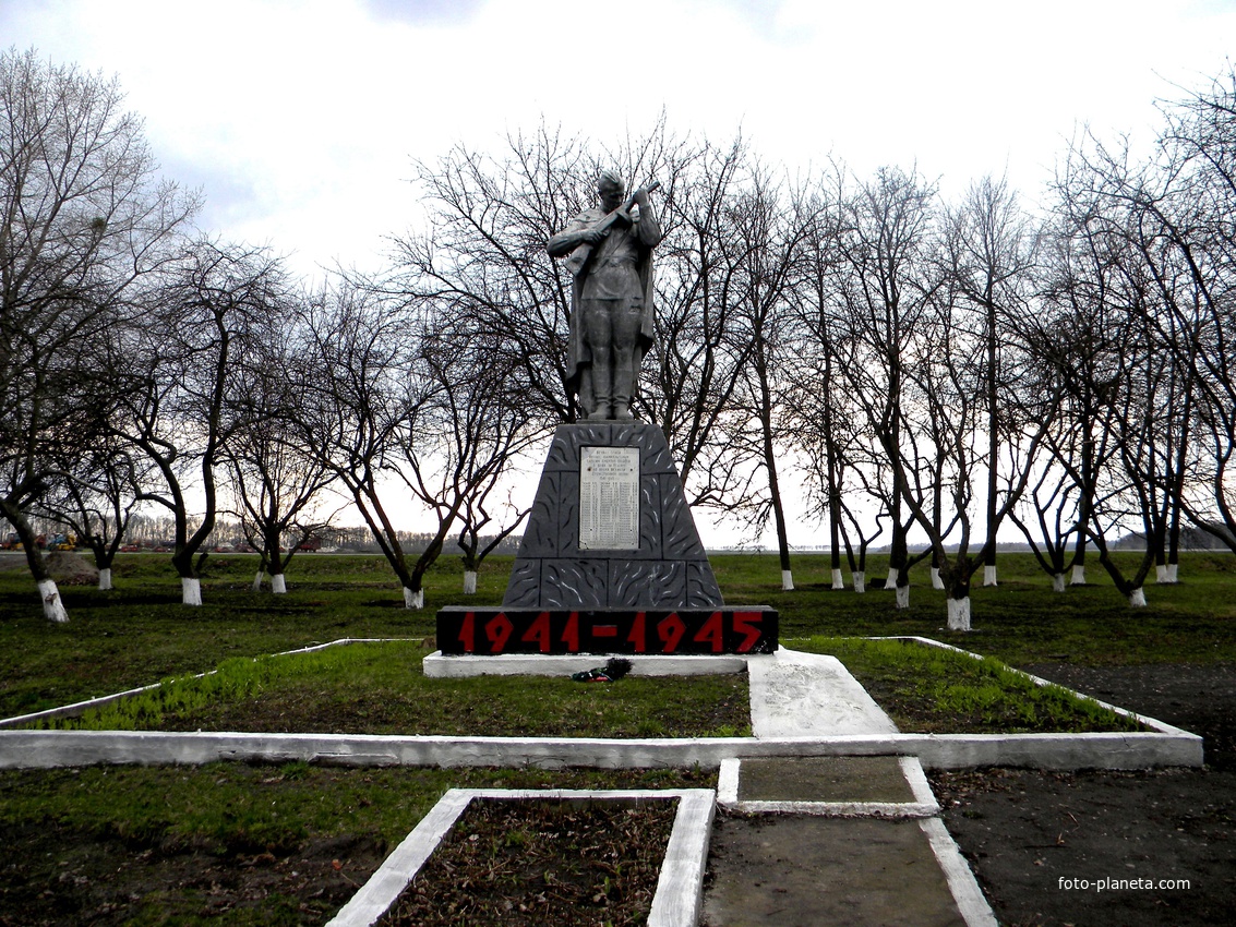 Памятник Воинской Славы в селе Зозули