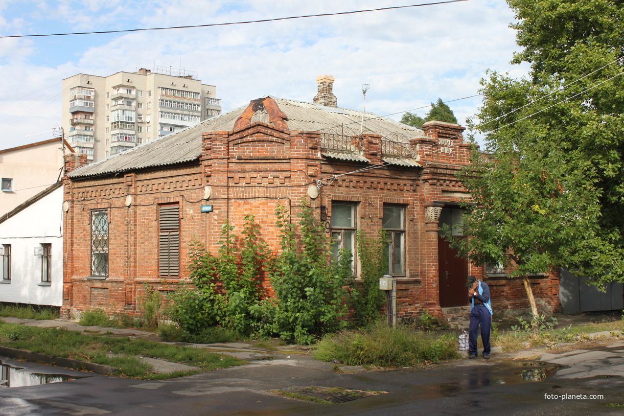 Бердянск. Ул. Островского.