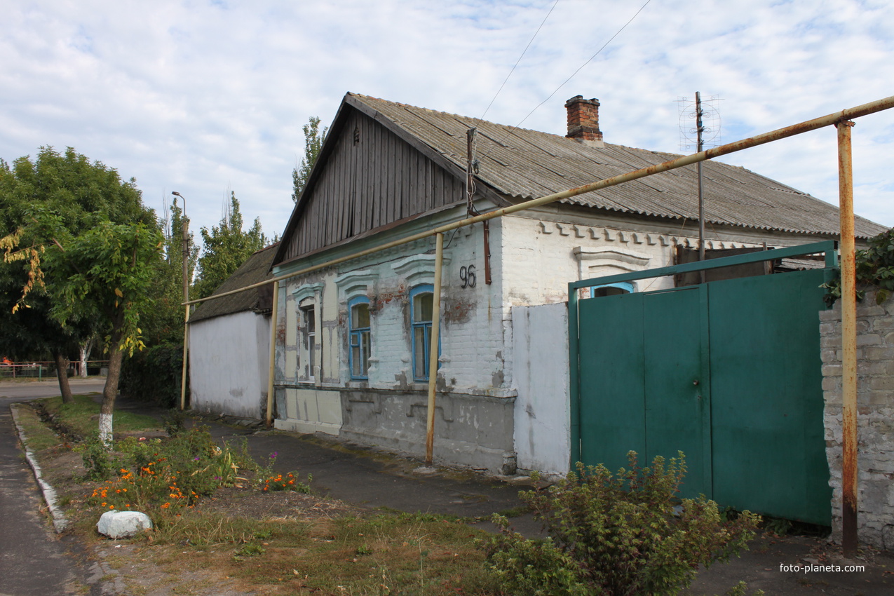 Бердянск. Ул. Красная, 96.