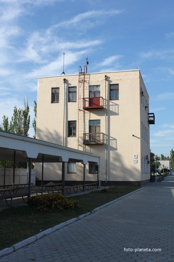 Бердянск. Пролетарский пр-т. Железнодорожный вокзал.