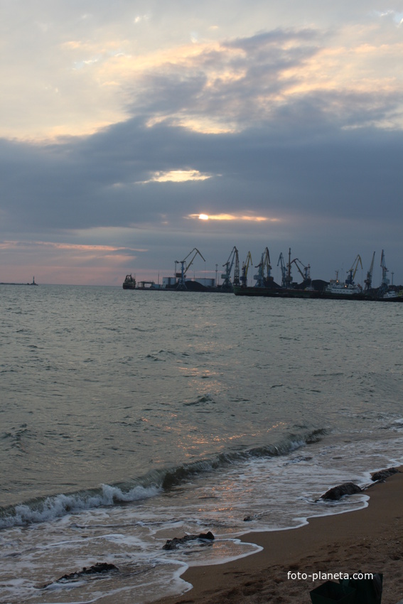 Бердянск. Морской торговый порт.