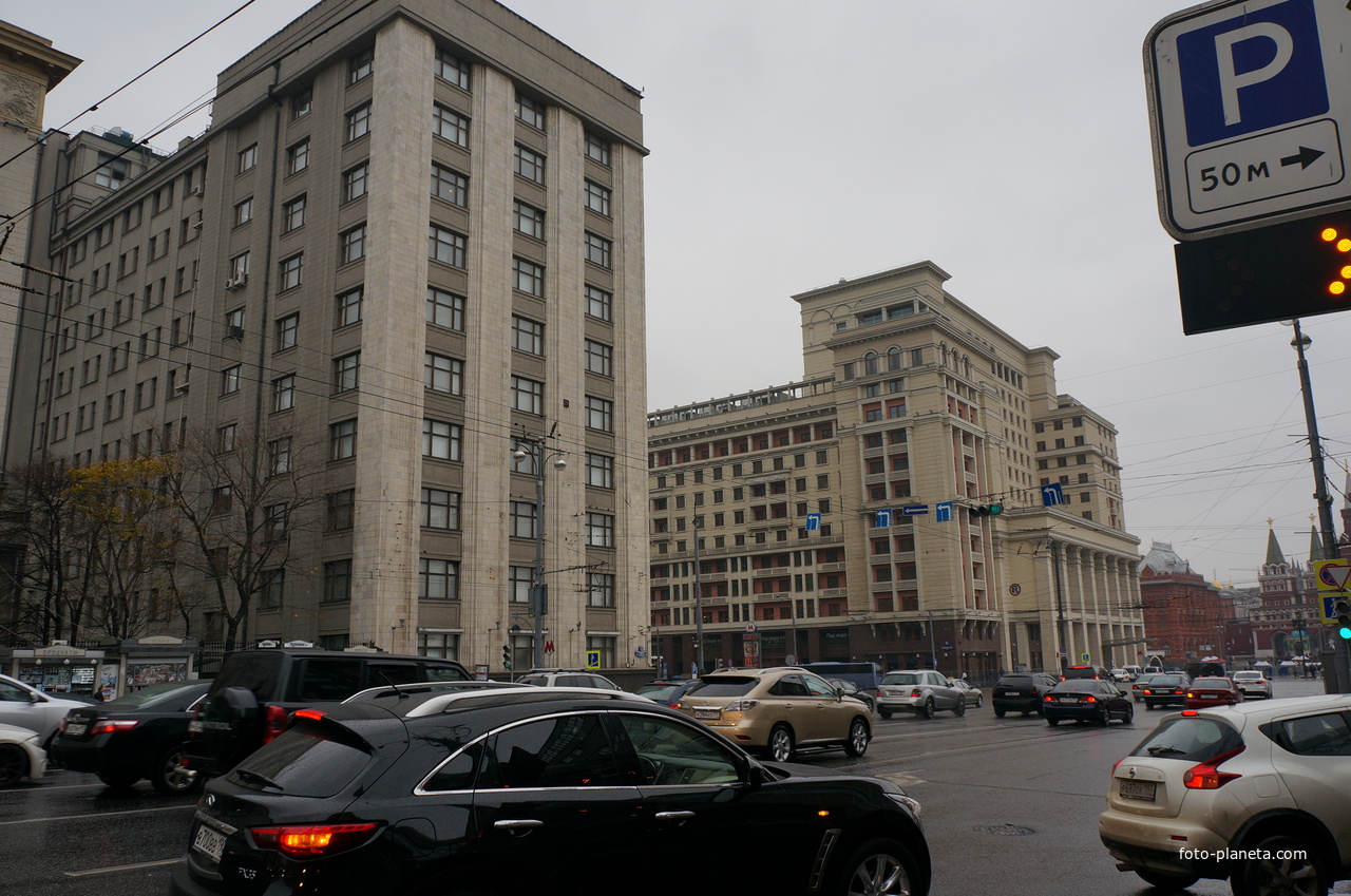Угол здания Думы и гостиницы Москва