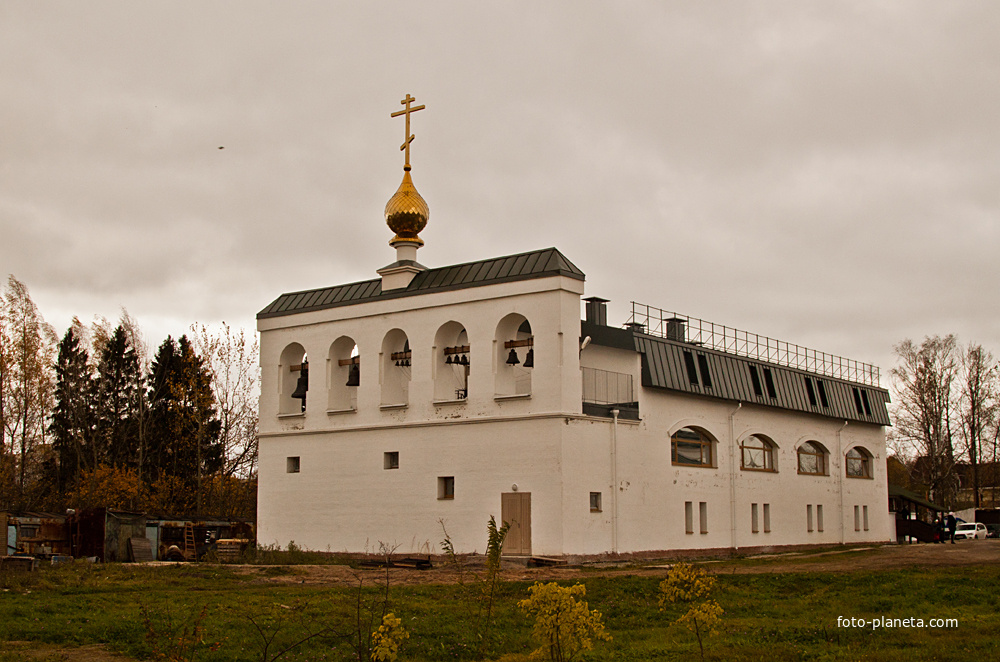 Колокольня Свято-Троицкого собора