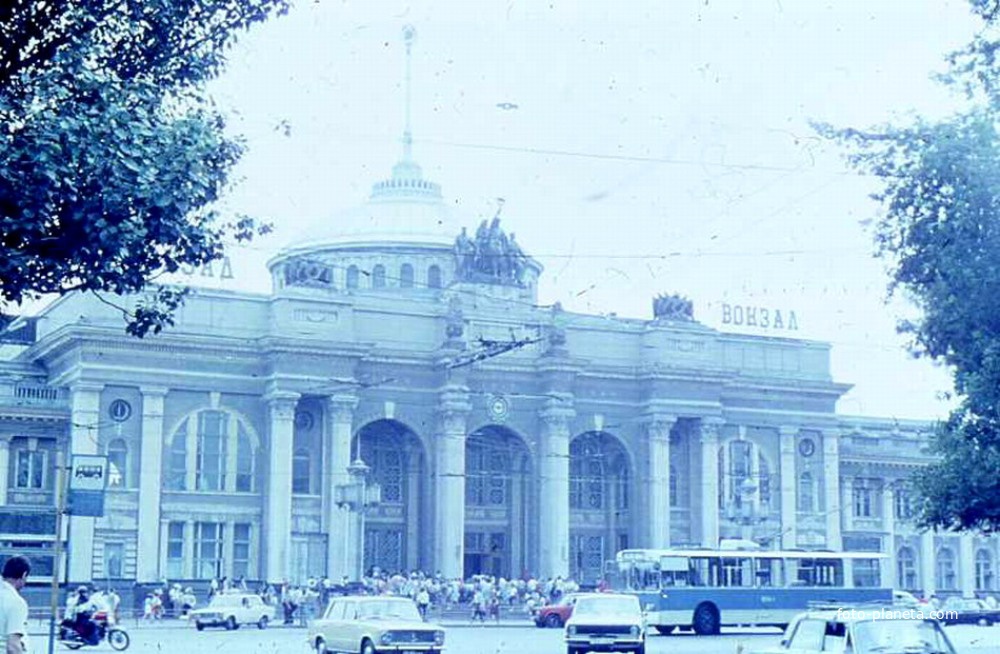 Привокзальная площадь, 1989 г.