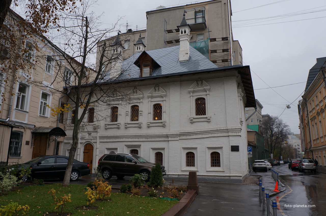Палаты 17 века в Брюсовом переулке