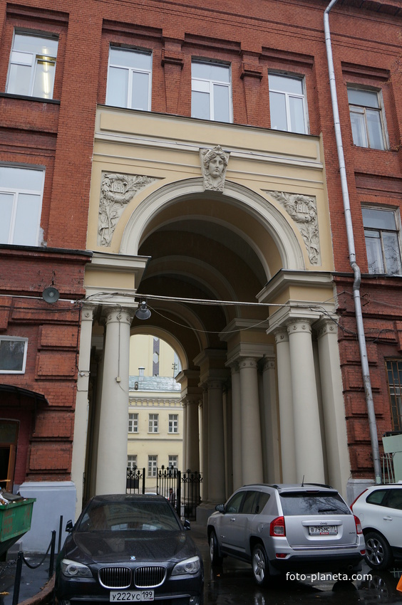 Арка в доме №4 по Большой Никитской
