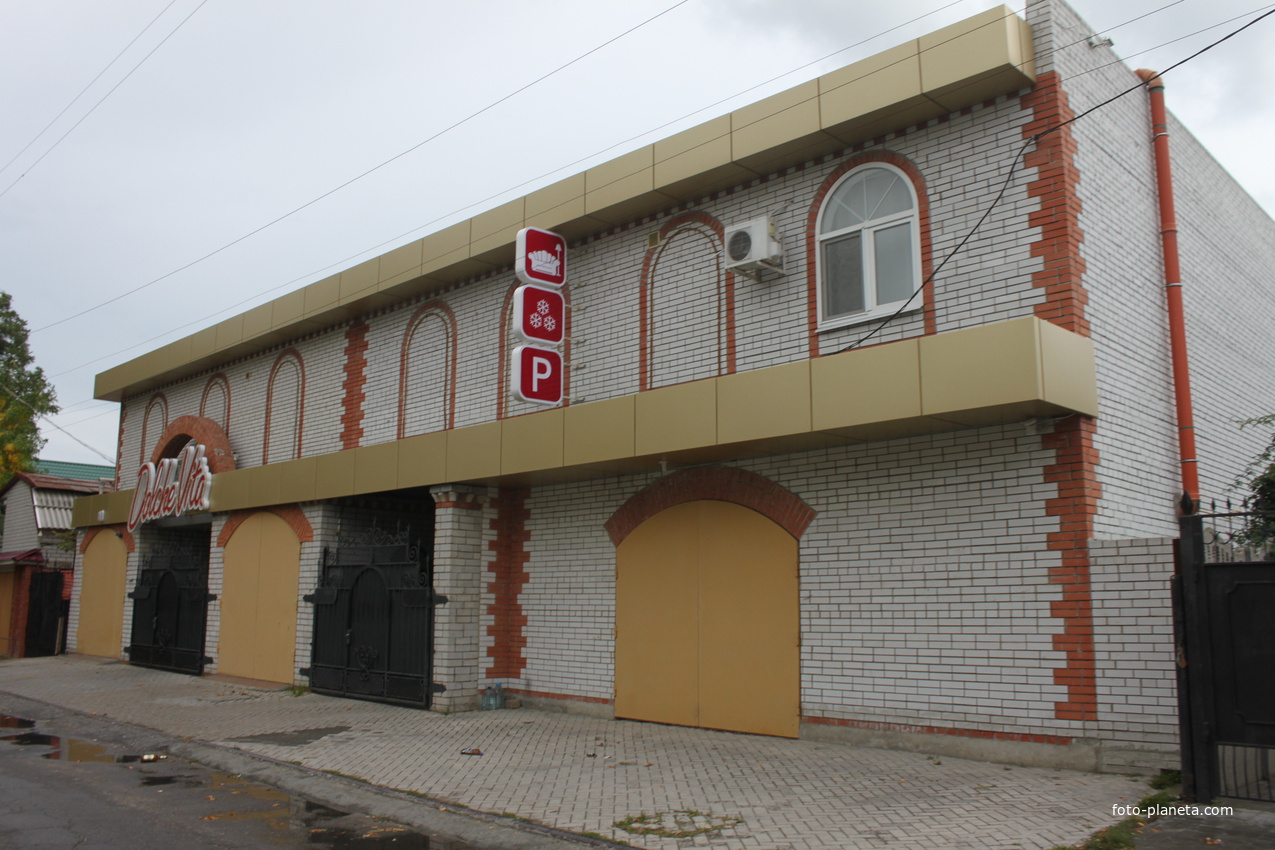 Бердянск. Ул. Свердлова, гостиница &quot;Дольче вита&quot;.