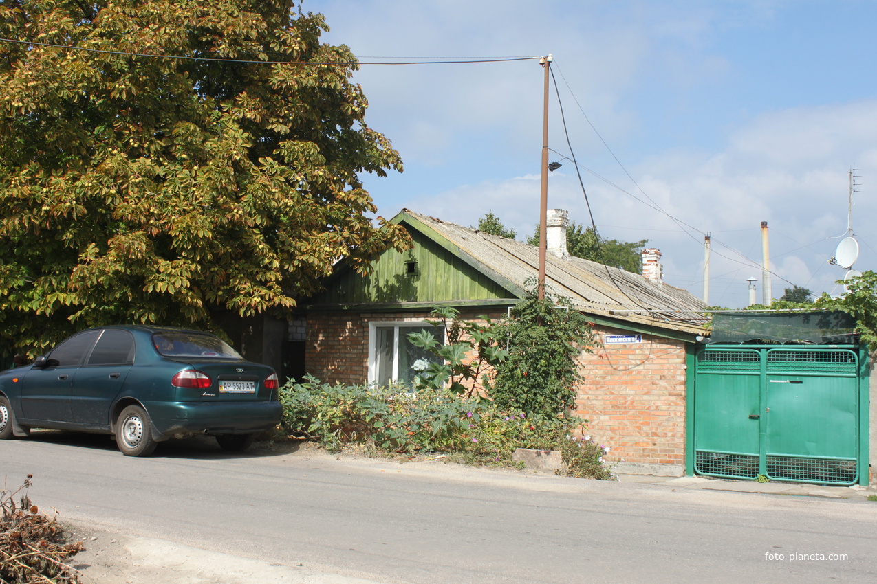 Бердянск. Ул. Менжинского, 4.