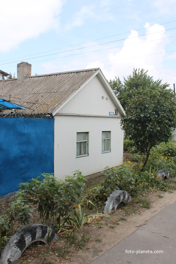 Бердянск. Ул. Фурманова, 30.