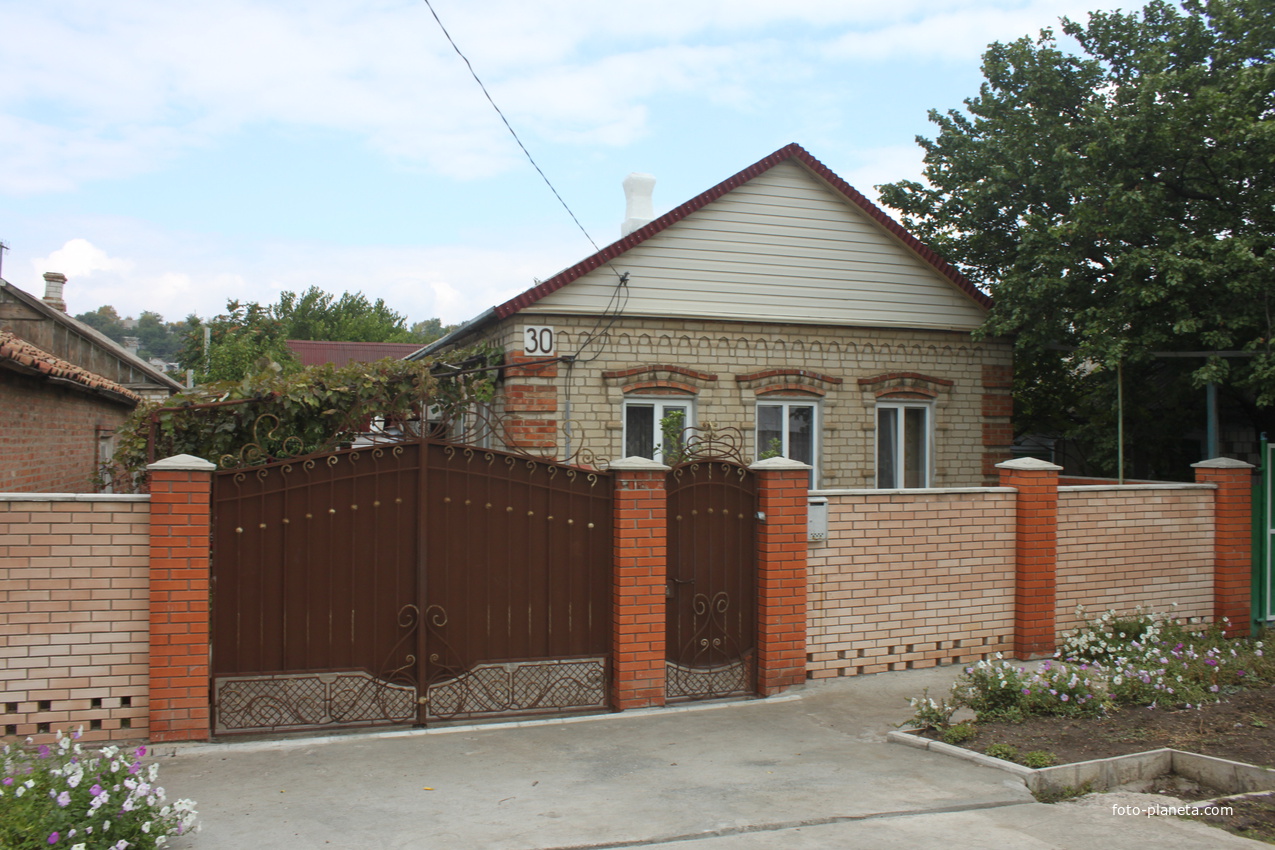 Бердянск. Ул. Дачная, 30.