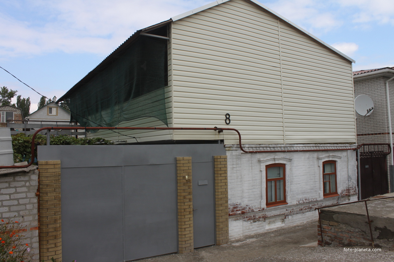 Бердянск. Ул. Дачная, 8.
