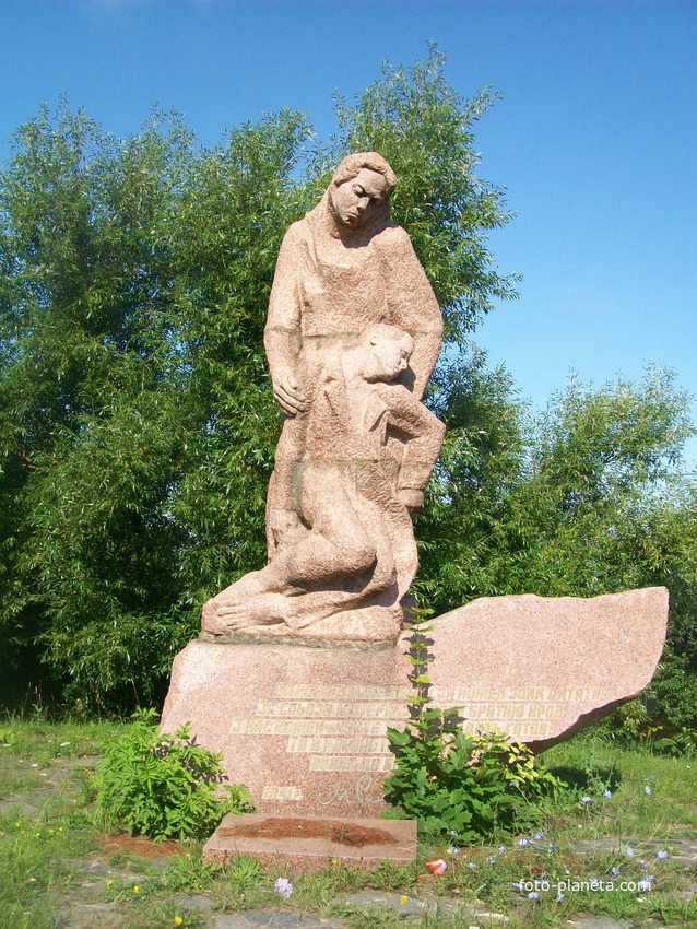 Памятник спаленому селу та загиблим жителям Словечного. 1983 р.