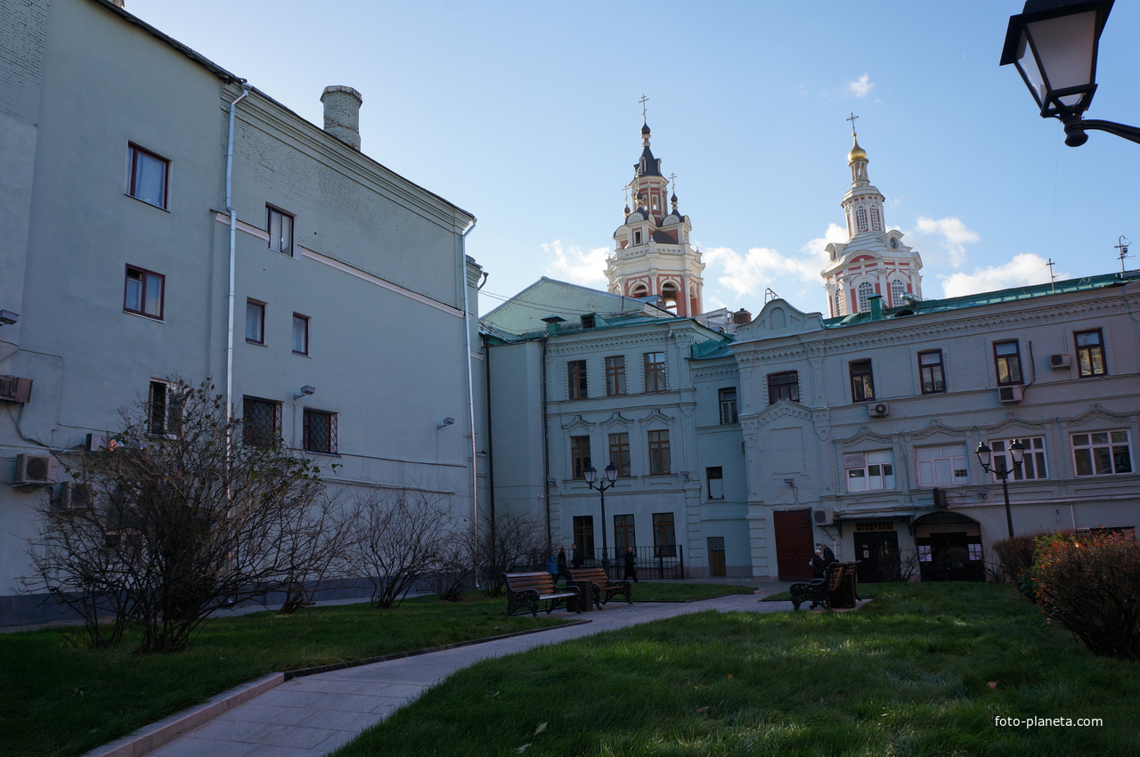 Двор  Николо-Греческого монастыря