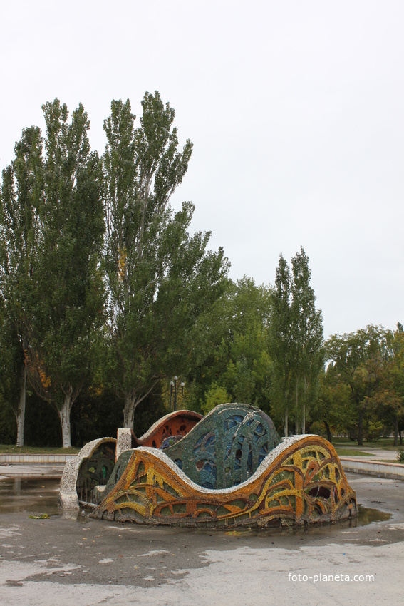 Бердянск. Территория санаторя "Лазурный". Фонтан.