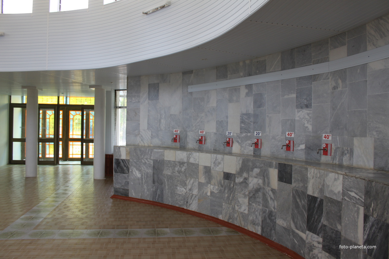 Бердянск. Территория санаторя "Лазурный". Бювет внутри.