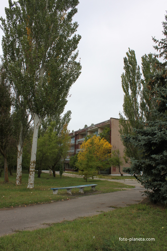 Бердянск. Территория санаторя "Лазурный".