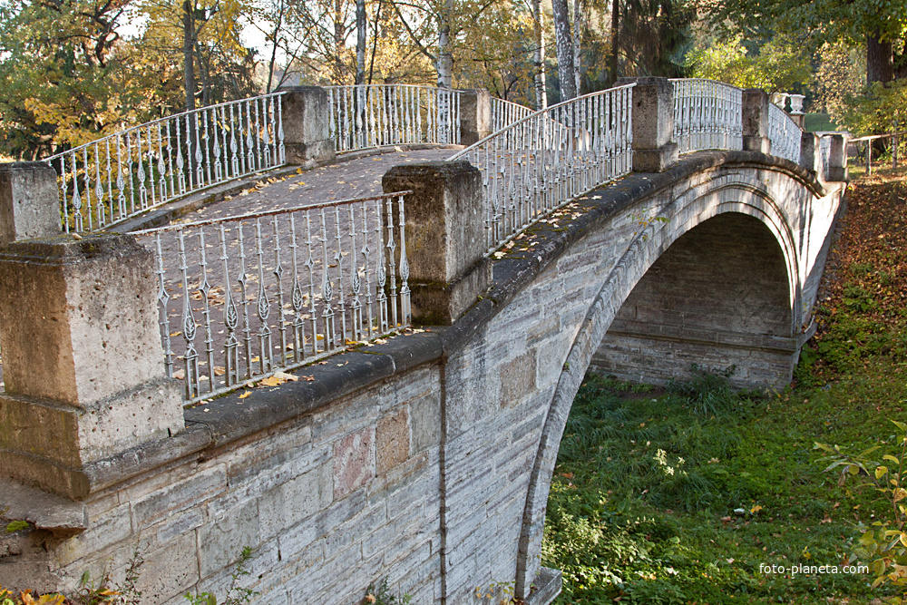 Мост в Павловском парке