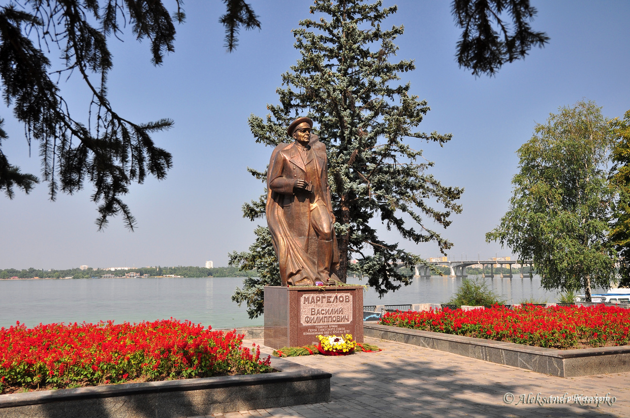 Памятник Маргелову Василию Фелипповичу