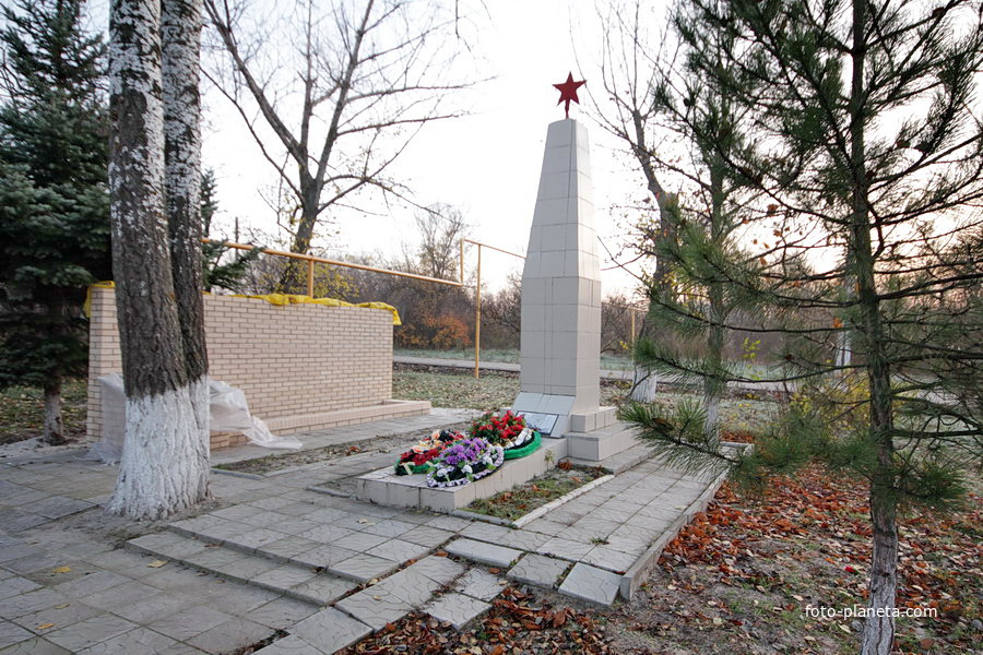 мемориал павшим воинам-односельчанам в ВОВ