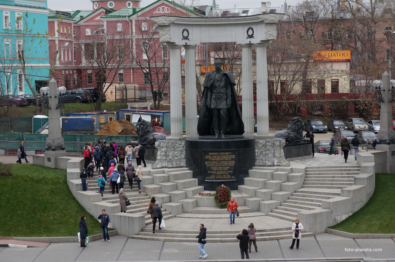 Памятник императору Александру II Освободителю