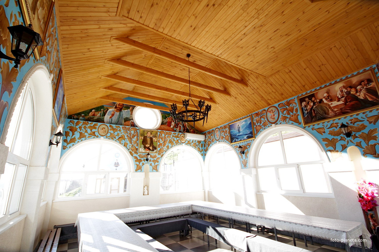 мемориал -внутренний вид трапезной