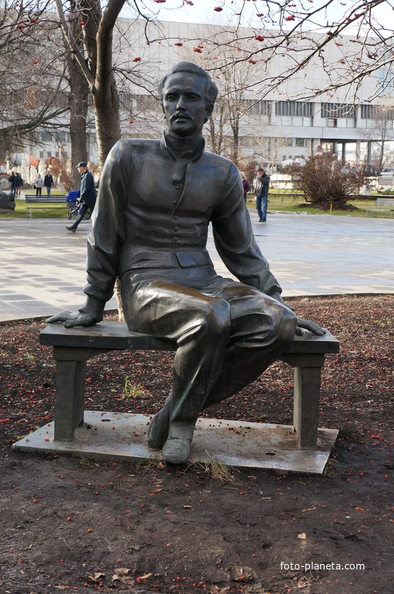 Михаил Юрьевич