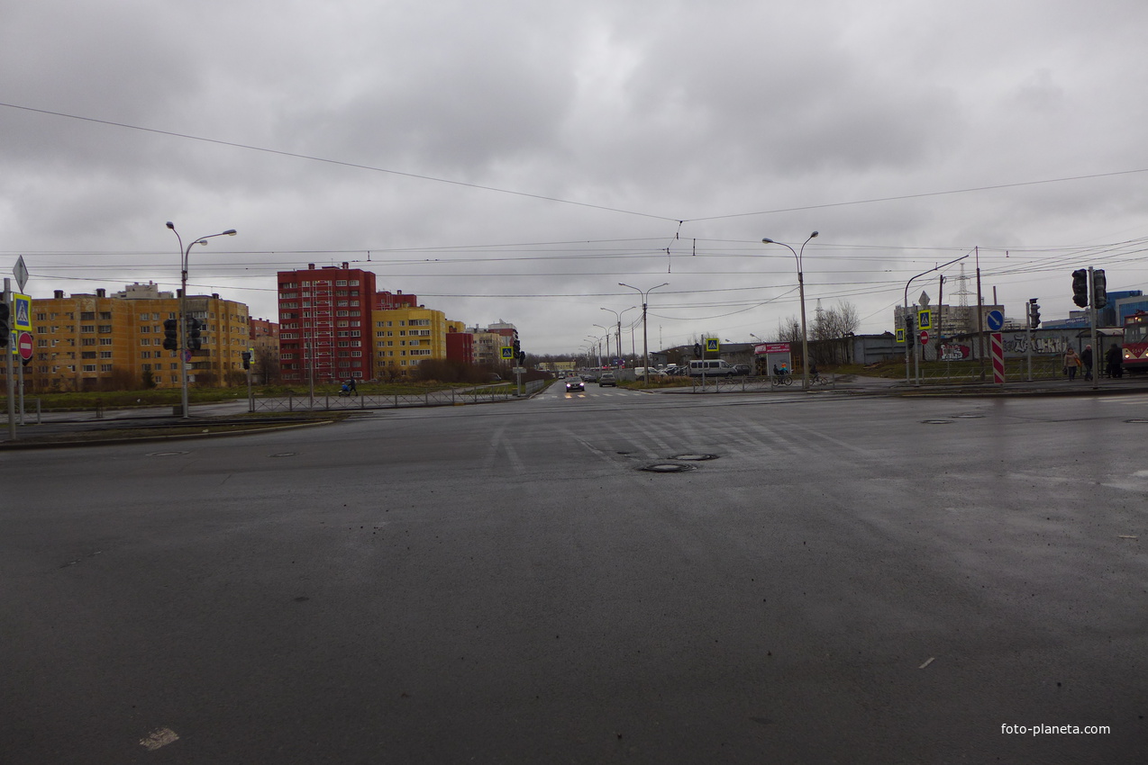 Перекрёсток улиц Стародеревенской и Ситцевой.