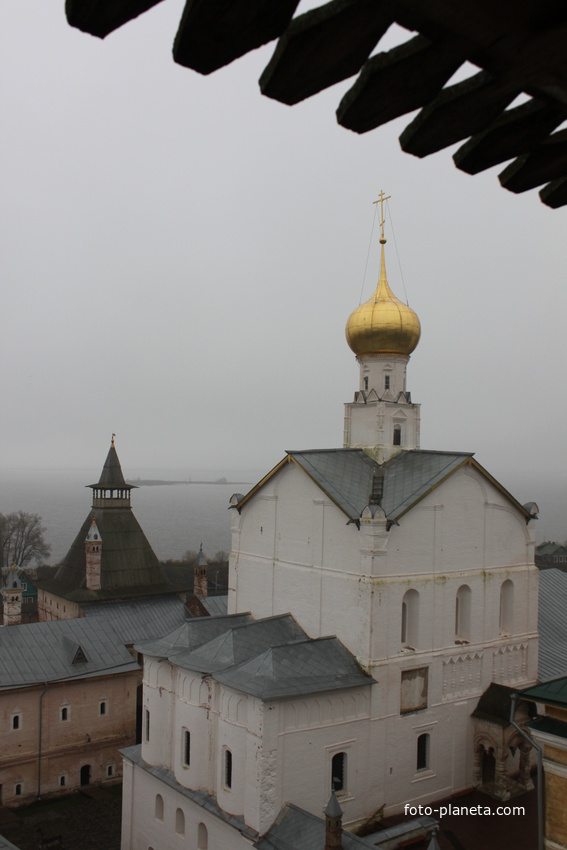 Церковь Спаса Нерукотворного Образа на Сенях в Ростовском Кремле