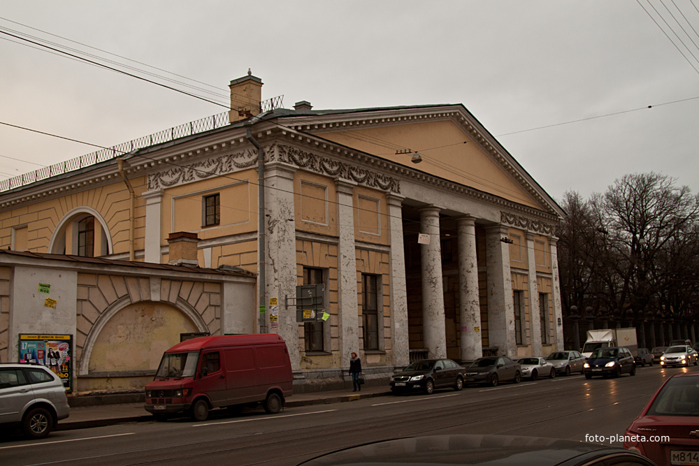 Здание Ассигнационного банка 19 века