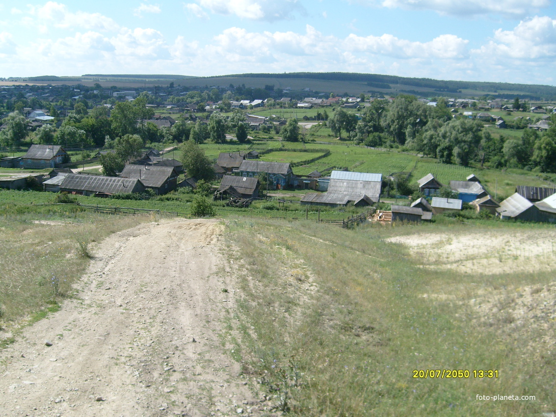 Спуск в село Еделево с горы со стороны Новоселки